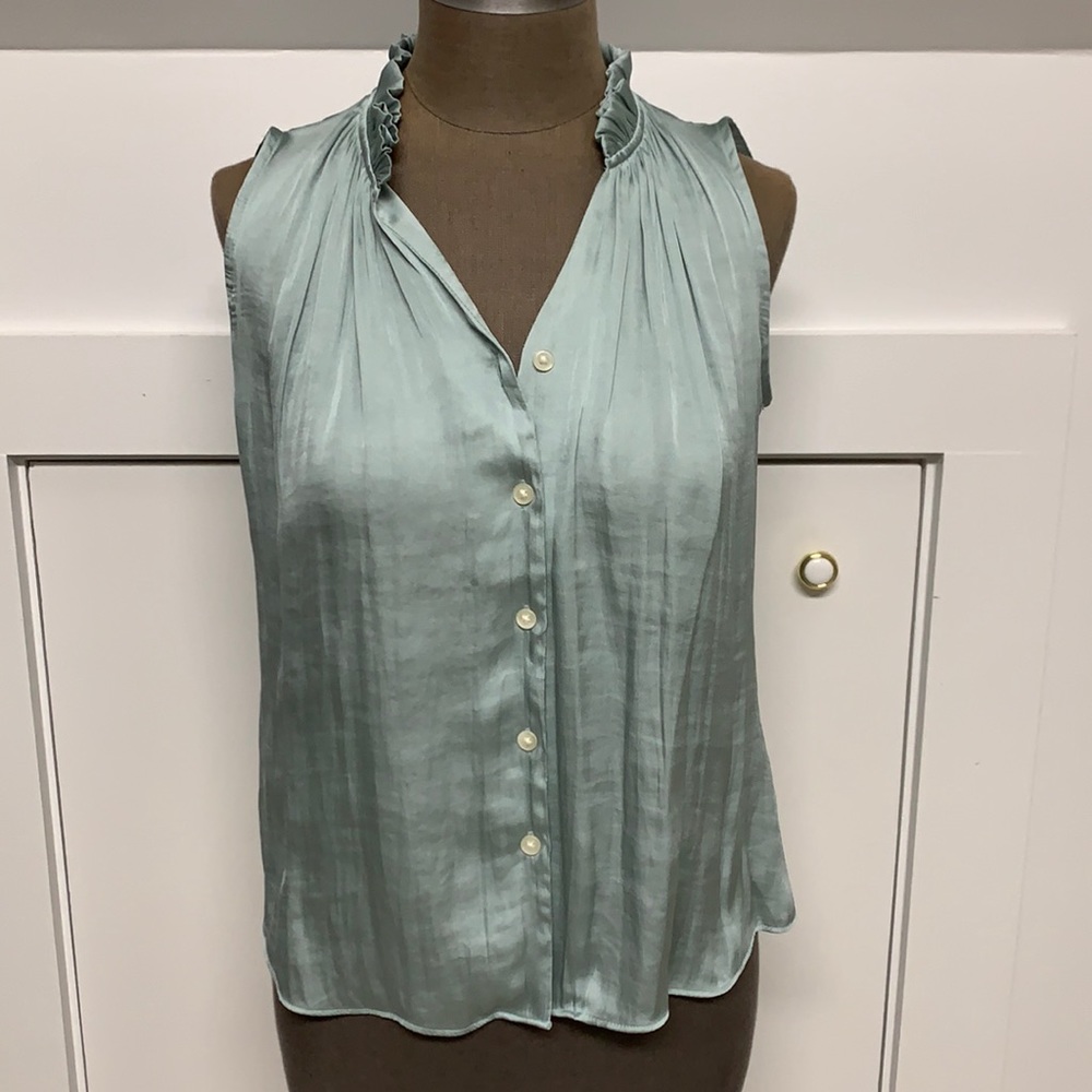 Banana Republic ladies sleeveless top